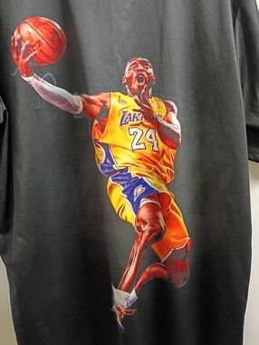 Legend Basketball Player Kobe Bryant Print Tee - Unbranded.
